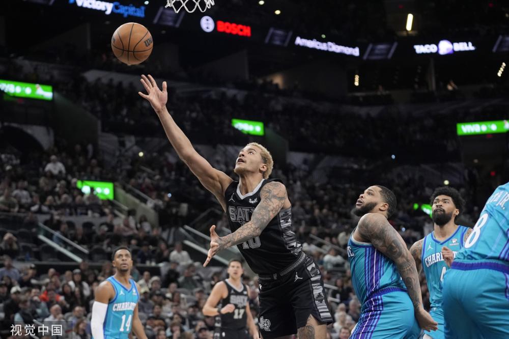 [NBA]字母哥27分10篮板 雄鹿客场不敌火箭.