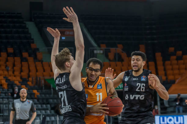 但多线作战 但多线作战